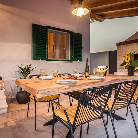 Bella Casa Eta